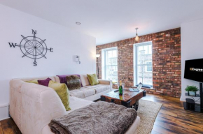 NEW! Stunning City Centre 2-Bed Apartment in Chester by 53 Degrees Property - Ideal for Couples & Groups - Sleeps 4!